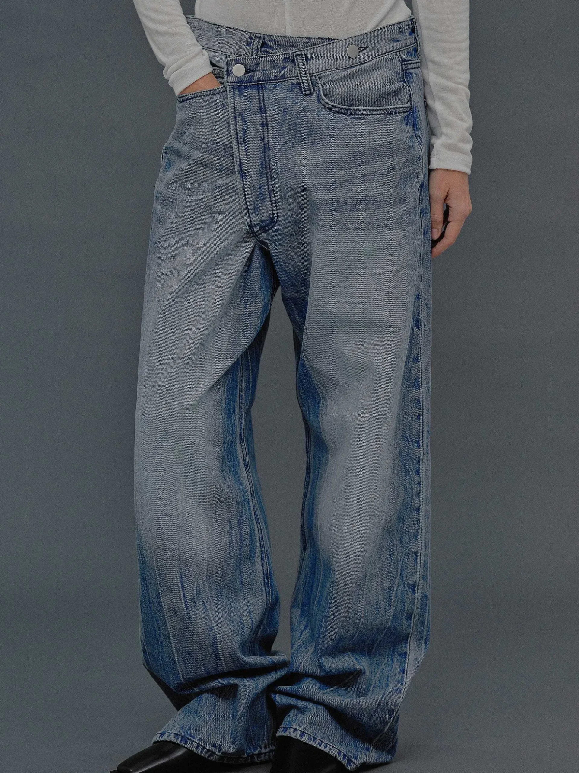 Women Source Unknown Denim-Deconstructed Crossover Jeans, Medium Blue