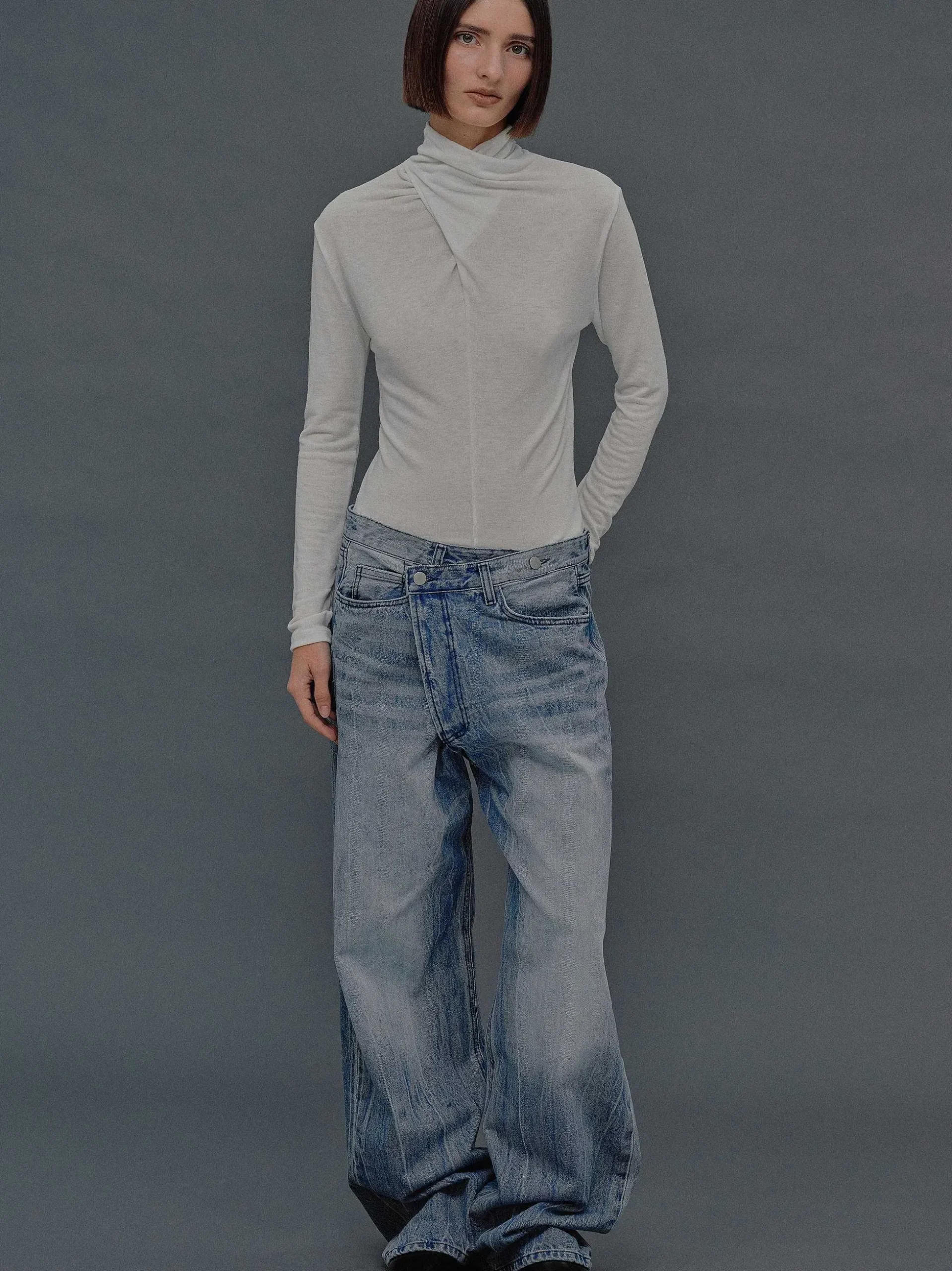 Women Source Unknown Denim-Deconstructed Crossover Jeans, Medium Blue