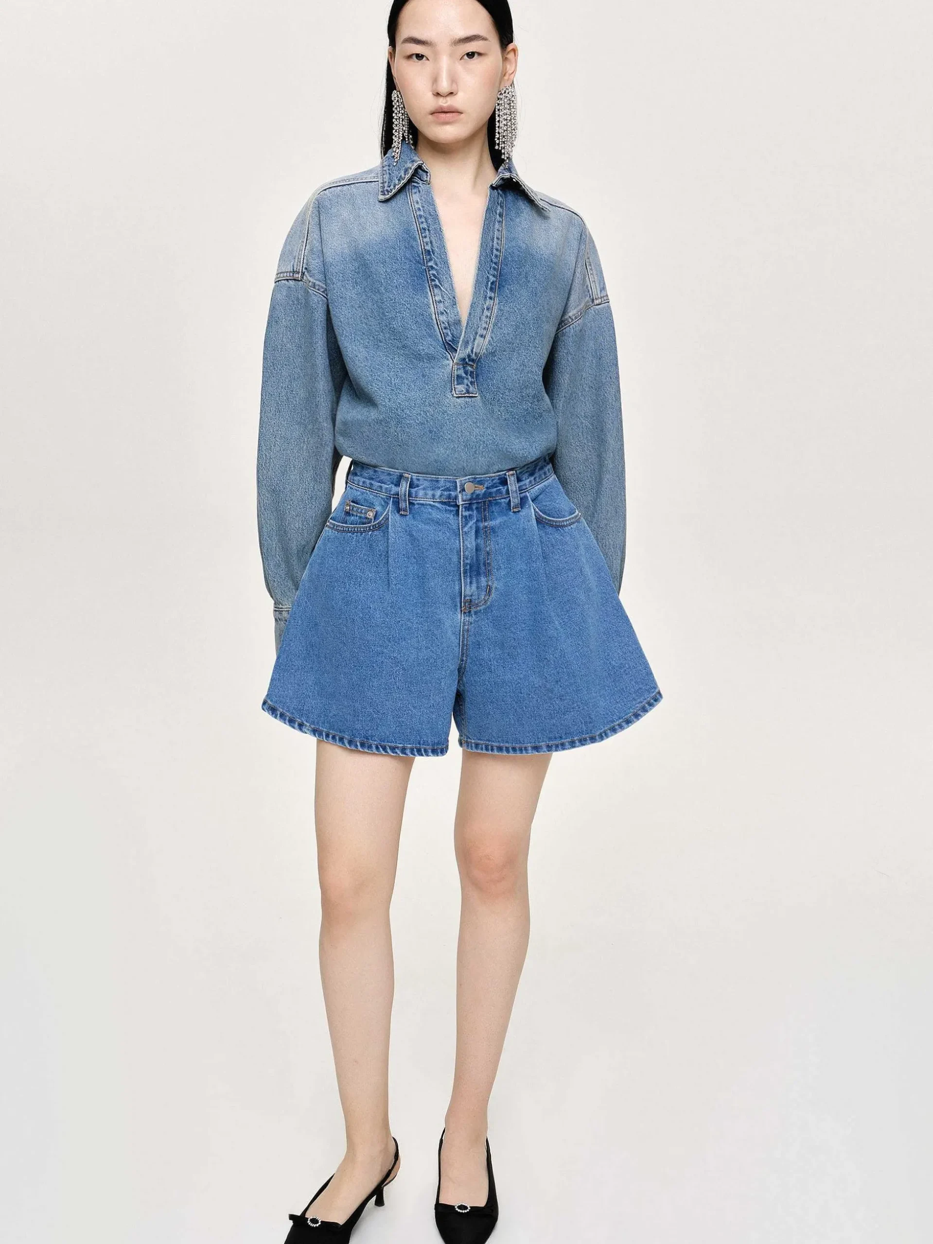 Women Source Unknown Clothing-Flared Denim Shorts, Medium Blue