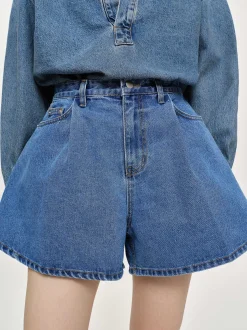Women Source Unknown Denim-Flared Denim Shorts, Medium Blue