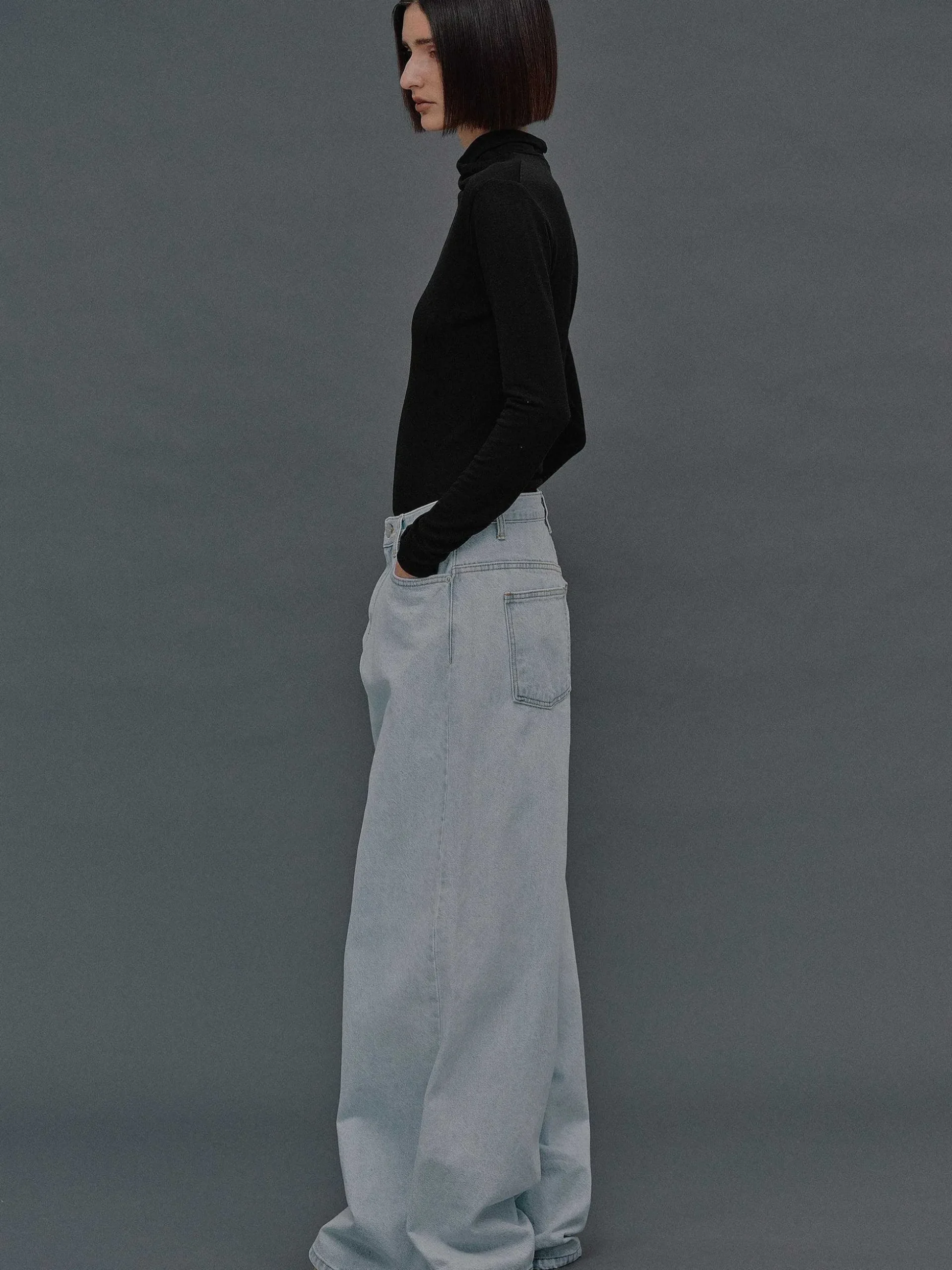 Women Source Unknown Denim-Oversized Fit Jeans, Light Blue Wash