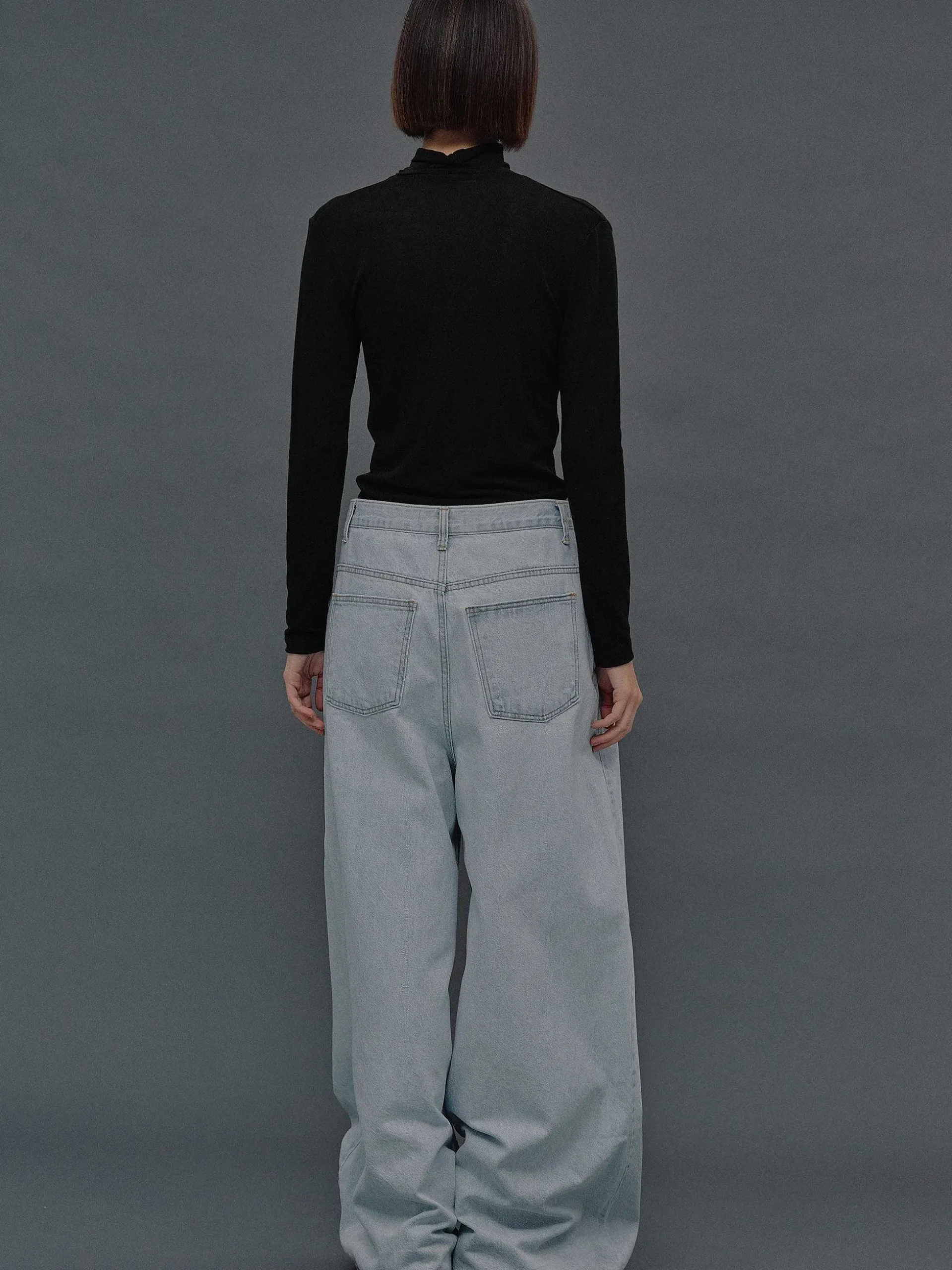 Women Source Unknown Denim-Oversized Fit Jeans, Light Blue Wash