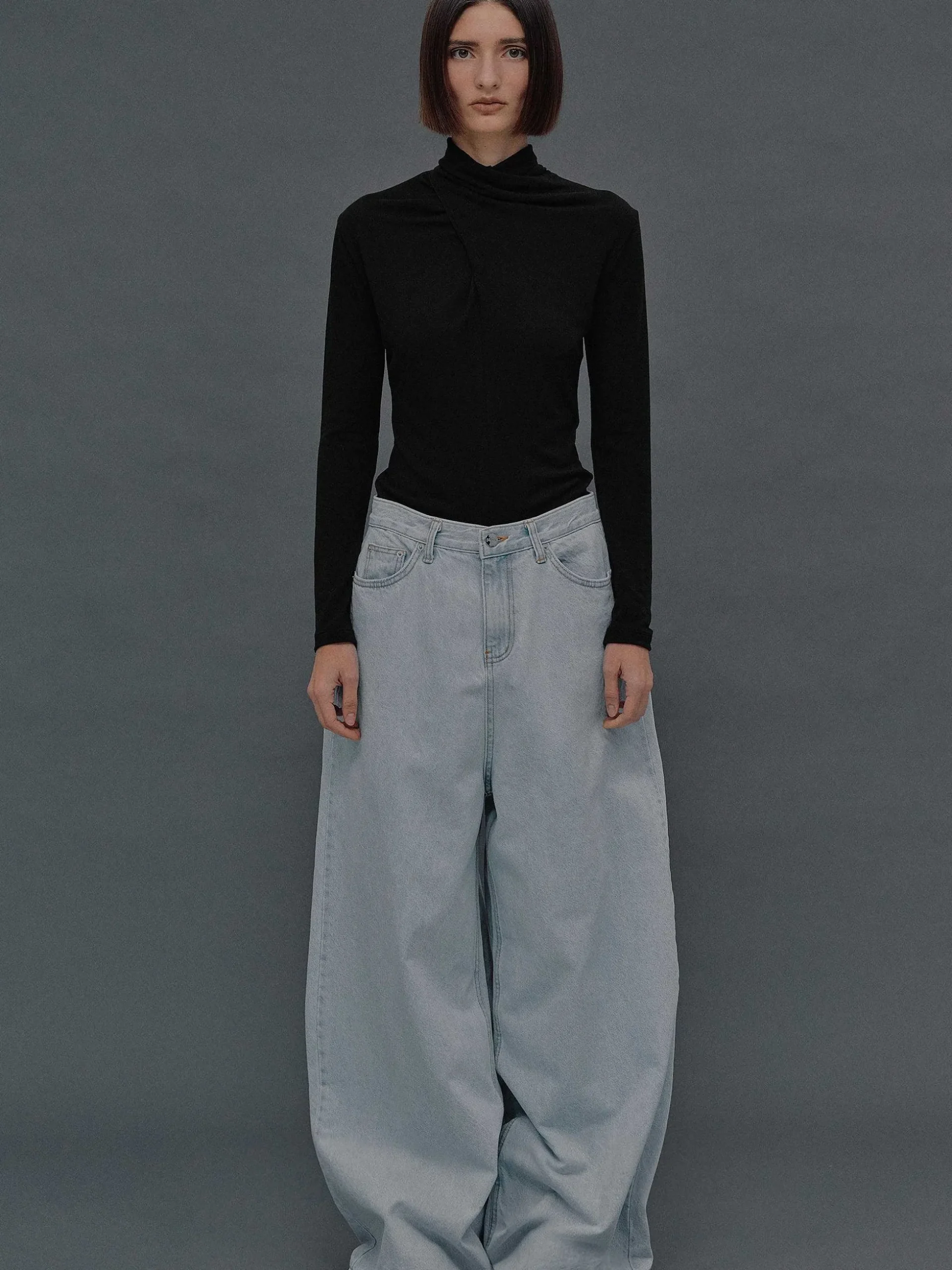 Women Source Unknown Denim-Oversized Fit Jeans, Light Blue Wash