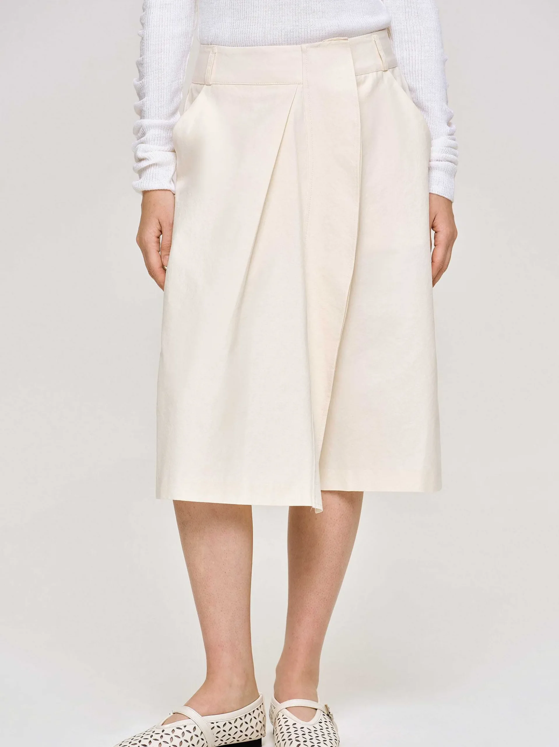 Women Source Unknown Bottoms-Wrapped Cotton Shorts, Almond